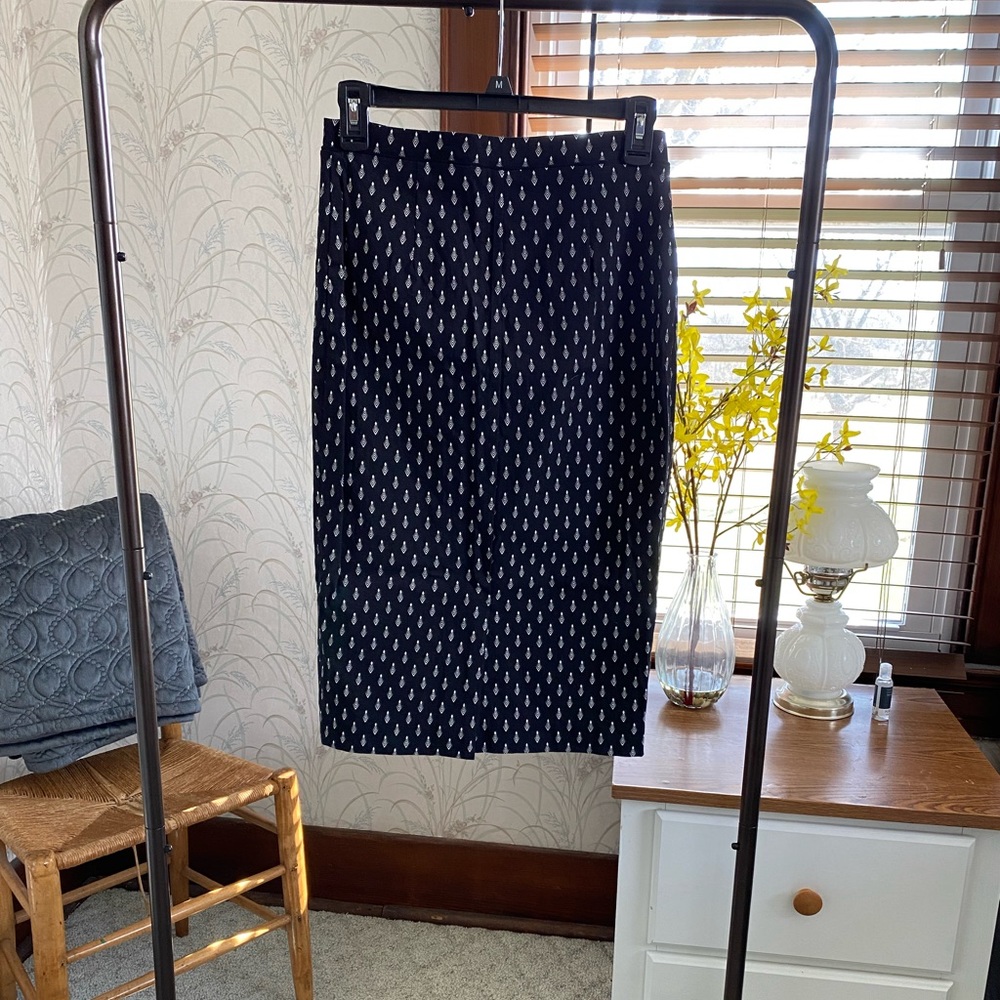 Black pencil skirt